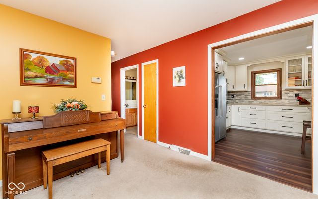 1448 Robin Hood Drive, Seymour, IN 47274