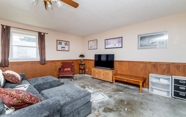 1448 Robin Hood Drive, Seymour, IN 47274