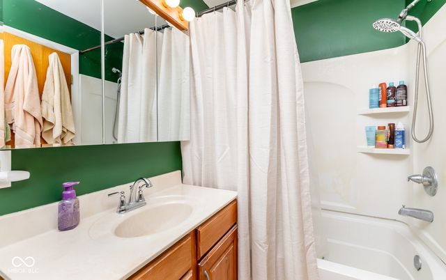 1448 Robin Hood Drive, Seymour, IN 47274