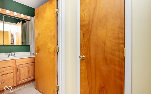 1448 Robin Hood Drive, Seymour, IN 47274