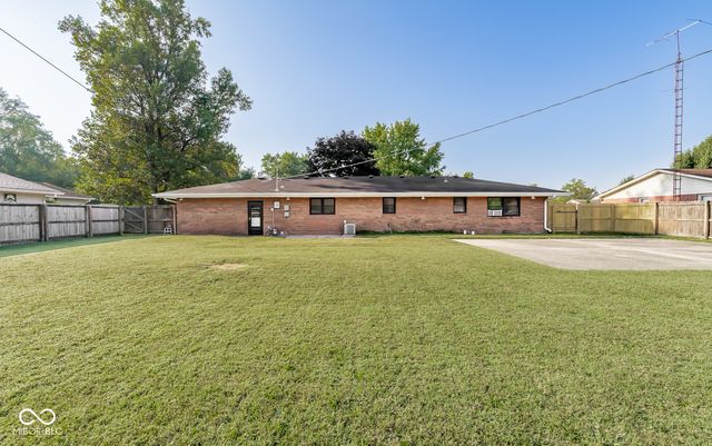 1448 Robin Hood Drive, Seymour, IN 47274