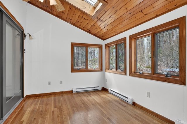 565 Langen Rd, Lancaster, MA 01523