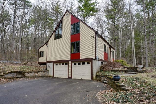 565 Langen Rd, Lancaster, MA 01523