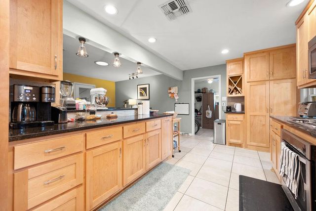 7512 Saint Louis ST, Austin, TX 78757