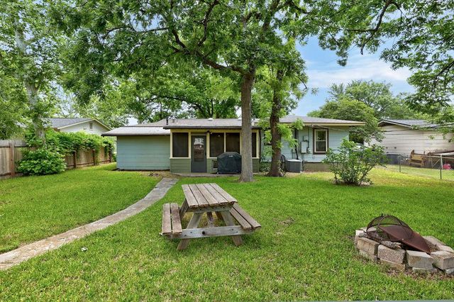7512 Saint Louis ST, Austin, TX 78757