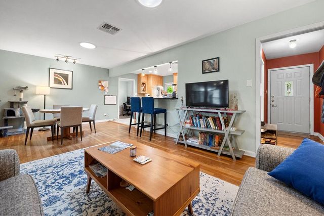 7512 Saint Louis ST, Austin, TX 78757
