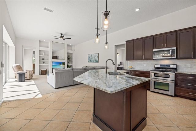 6916 RIVERSEDGE STREET CIRCLE, Bradenton, FL 34202