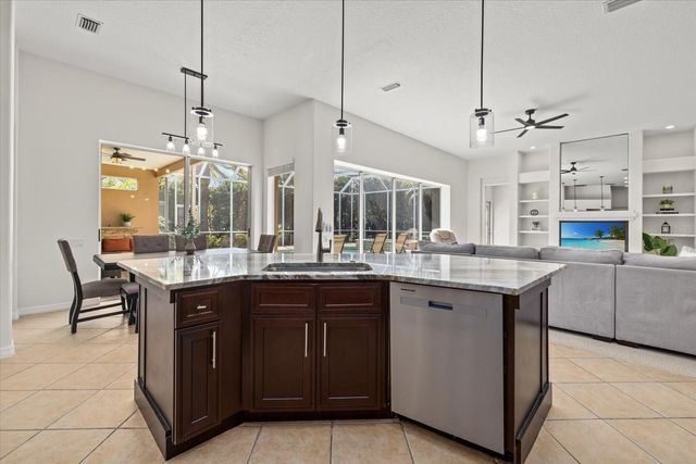 6916 RIVERSEDGE STREET CIRCLE, Bradenton, FL 34202