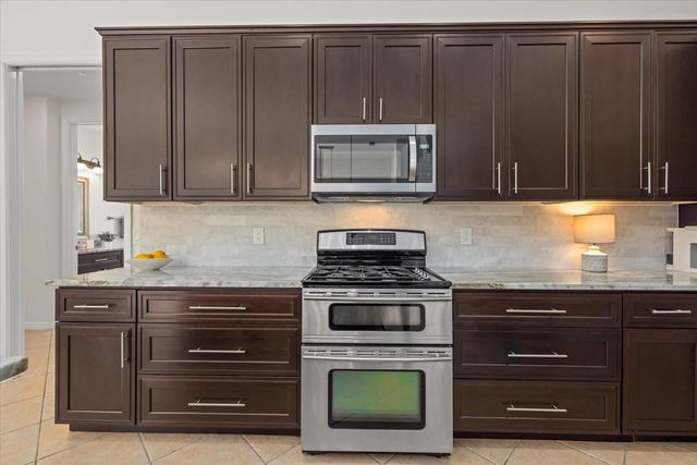 6916 RIVERSEDGE STREET CIRCLE, Bradenton, FL 34202