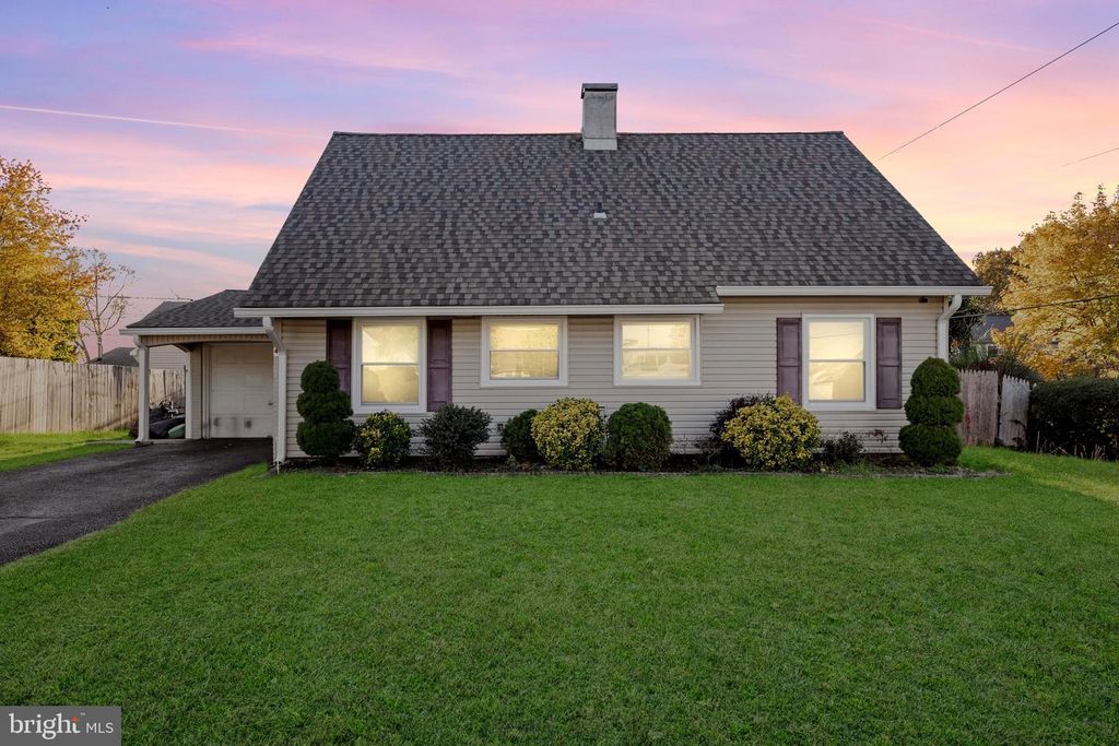 4 BANCROFT LN, Willingboro, NJ 08046