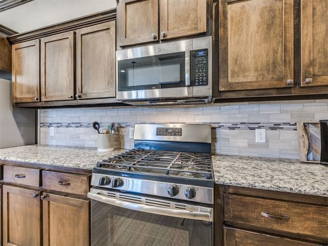 1736 W Trout Way, Mustang, OK 73064