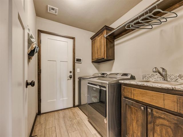 1736 W Trout Way, Mustang, OK 73064