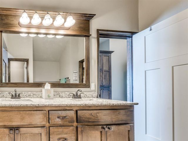 1736 W Trout Way, Mustang, OK 73064