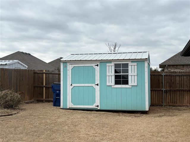 1736 W Trout Way, Mustang, OK 73064