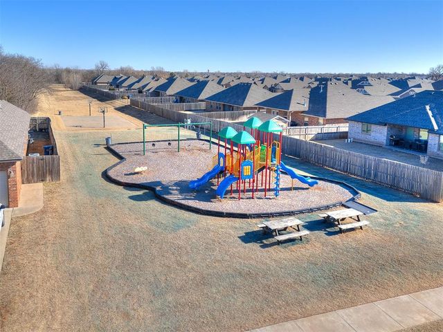 1736 W Trout Way, Mustang, OK 73064