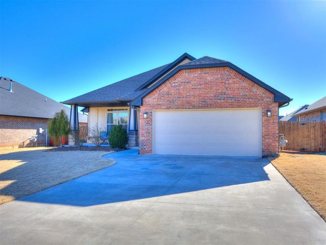 1736 W Trout Way, Mustang, OK 73064