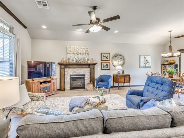 1736 W Trout Way, Mustang, OK 73064