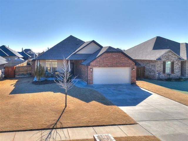 1736 W Trout Way, Mustang, OK 73064