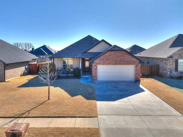 1736 W Trout Way, Mustang, OK 73064