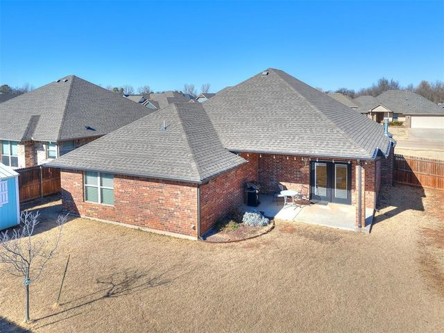 1736 W Trout Way, Mustang, OK 73064