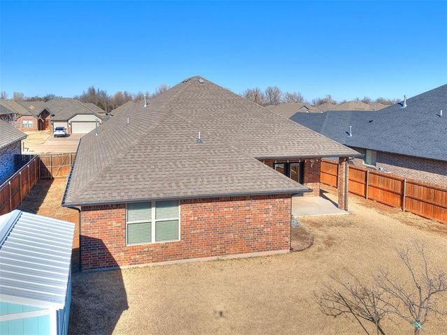 1736 W Trout Way, Mustang, OK 73064