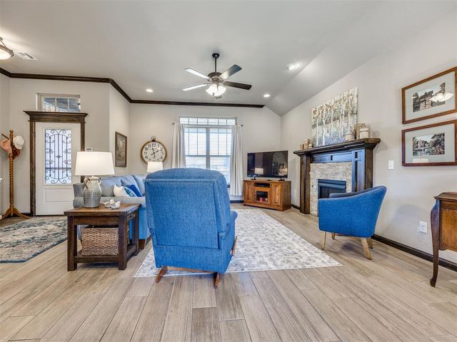 1736 W Trout Way, Mustang, OK 73064