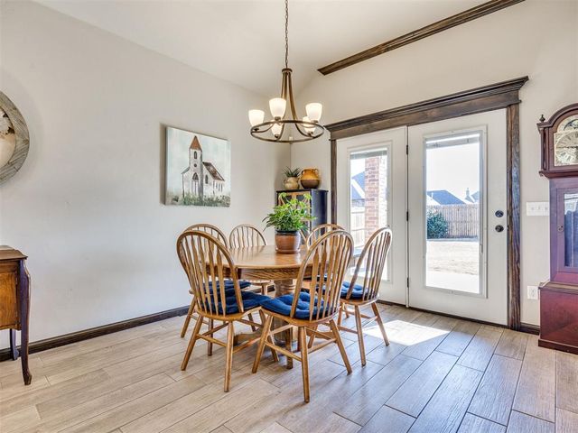 1736 W Trout Way, Mustang, OK 73064