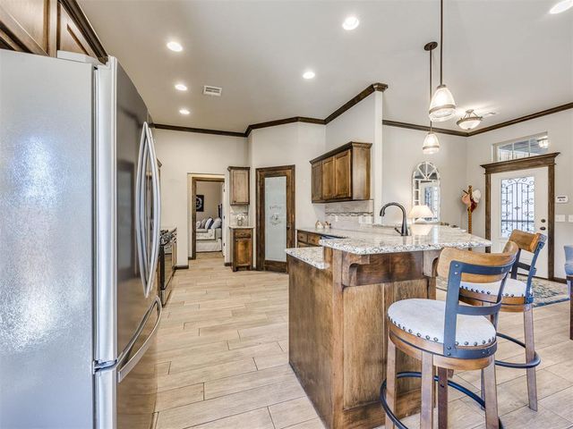 1736 W Trout Way, Mustang, OK 73064