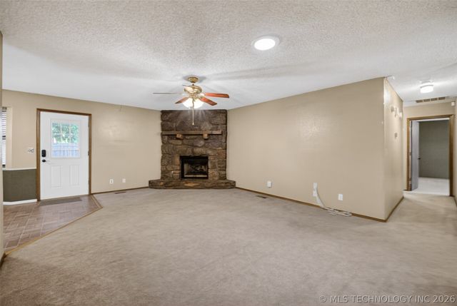 2927 S 124th East Avenue, Tulsa, OK 74129