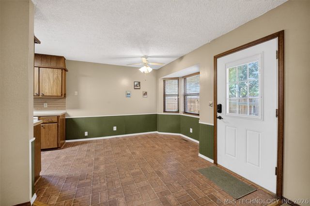 2927 S 124th East Avenue, Tulsa, OK 74129