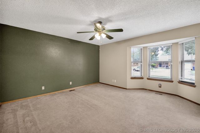 2927 S 124th East Avenue, Tulsa, OK 74129