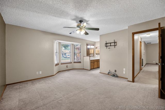 2927 S 124th East Avenue, Tulsa, OK 74129