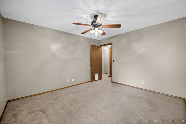 2927 S 124th East Avenue, Tulsa, OK 74129