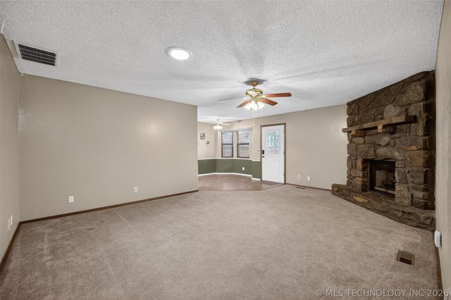 2927 S 124th East Avenue, Tulsa, OK 74129