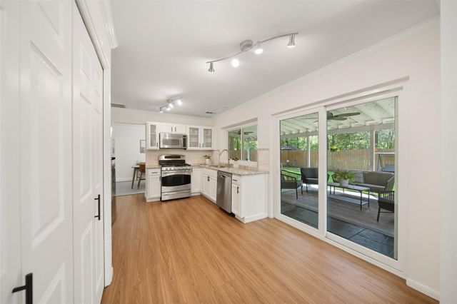 3 E Stony Bridge Circle, Spring, TX 77381