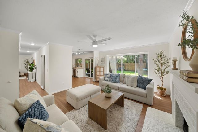 3 E Stony Bridge Circle, Spring, TX 77381