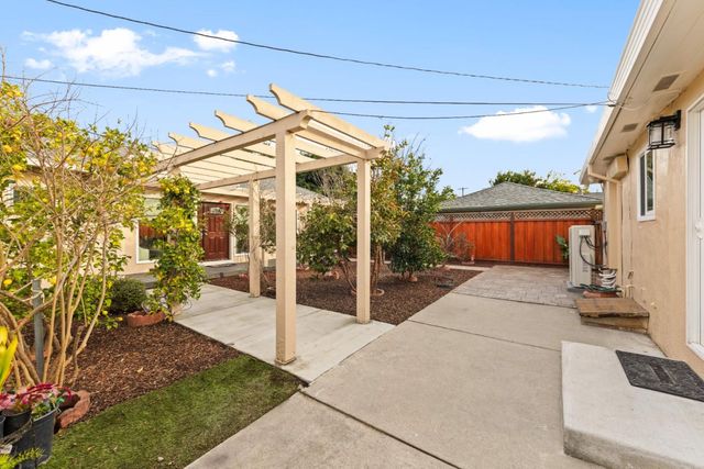 220 N Cypress Avenue, Santa Clara, CA 95050