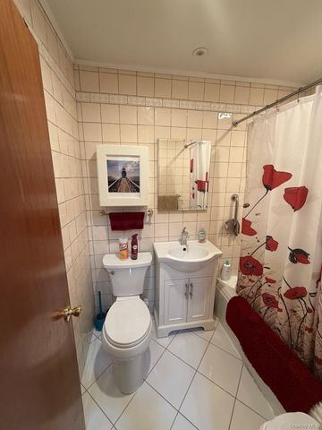 8611 151st Avenue 2N, Howard Beach, NY 11414