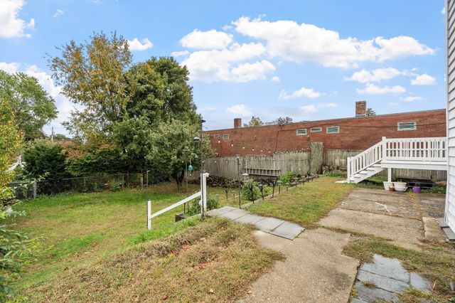 15 Bruce Rd, Waltham, MA 02453
