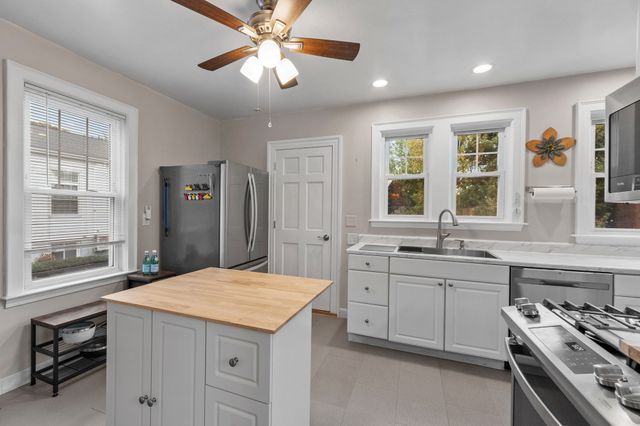 15 Bruce Rd, Waltham, MA 02453