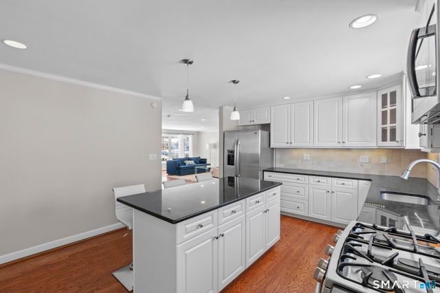 21 Karen Road, West Hartford, CT 06117