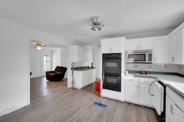 908 Harrison Drive, Kennedale, TX 76060