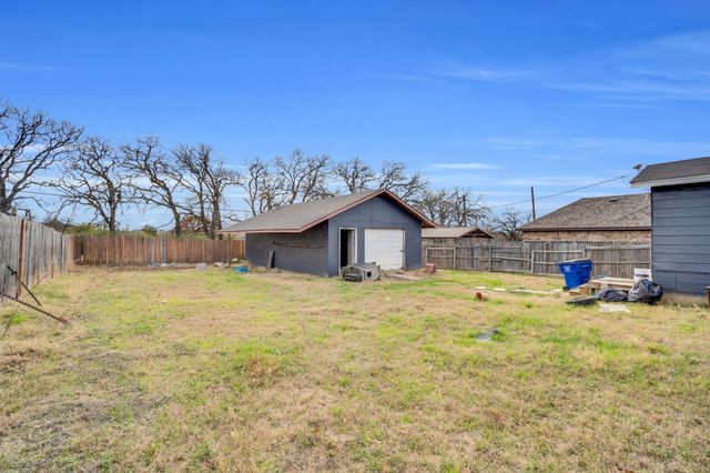 908 Harrison Drive, Kennedale, TX 76060