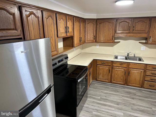 136 N RAILROAD ST, Annville, PA 17003