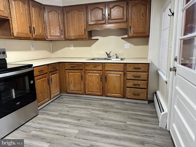 136 N RAILROAD ST, Annville, PA 17003