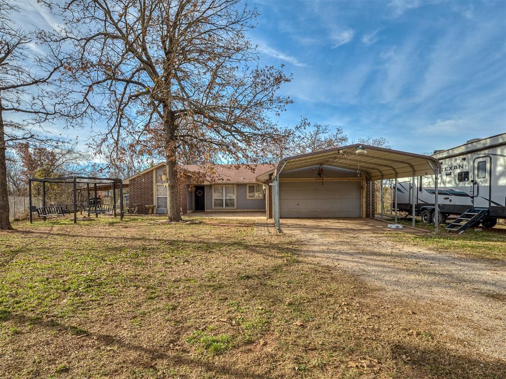 18450 Pecan Creek Drive, Newalla, OK 74857