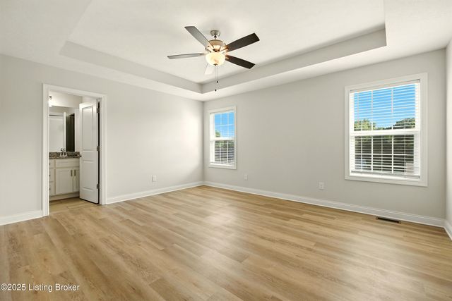 405 Turnberry Ct, Vine Grove, KY 40175