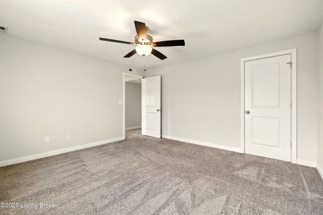 405 Turnberry Ct, Vine Grove, KY 40175