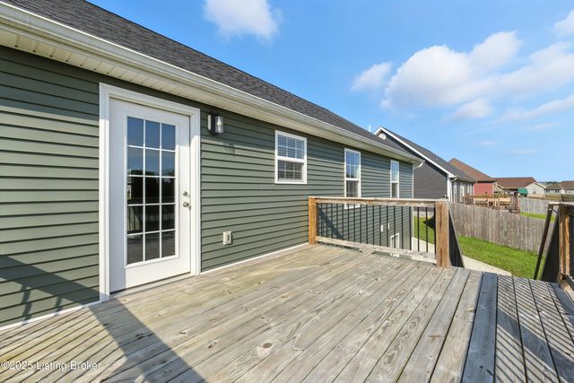 405 Turnberry Ct, Vine Grove, KY 40175
