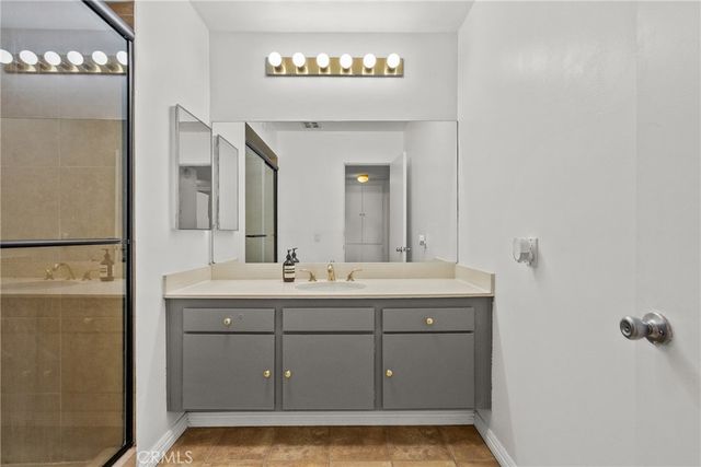 5454 Zelzah Avenue 309, Encino, CA 91316